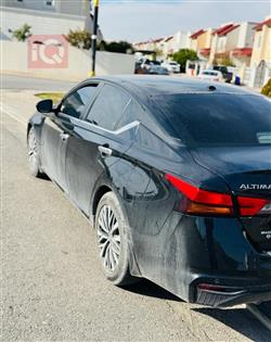 نيسان ألتيما